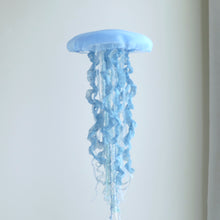 Load image into Gallery viewer, 【一点もの】016「ただそばにいてほしい青色」 (size: BIG) One-of-a-kind Jellyfish 016
