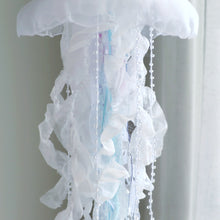 Load image into Gallery viewer, 【一点もの】008「空想と現実の間に住む白クラゲ」 (size: M-wide) One-of-a-kind Jellyfish 008