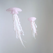 Load image into Gallery viewer, ピンクのクラゲ