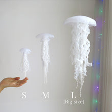 画像をギャラリービューアに読み込む, 大きいクラゲ