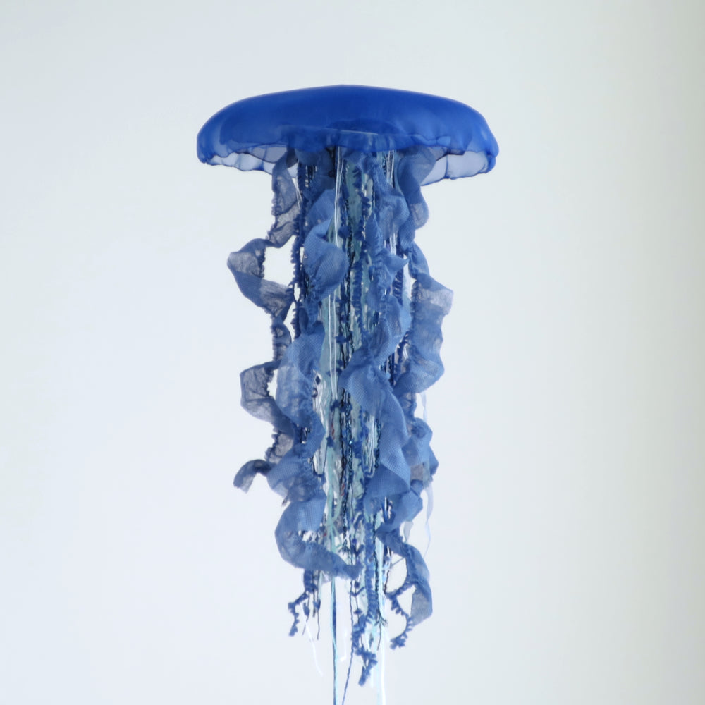 033【一点もの】「深い海 深いブルー」 (size: M-wide) One-of-a-kind Jellyfish 033