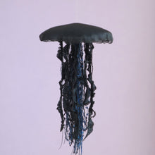 이미지를 갤러리 뷰어에 로드 , 045【一点もの】「一年に一度だけ会えるクラゲ」黒 (size: M-wide) One-of-a-kind Jellyfish 045
