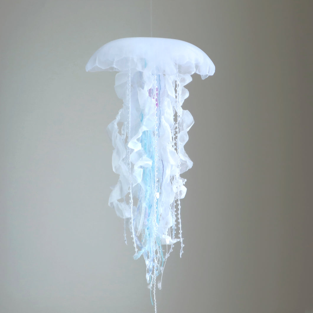【一点もの】008「空想と現実の間に住む白クラゲ」 (size: M-wide) One-of-a-kind Jellyfish 008
