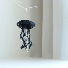 이미지를 갤러리 뷰어에 로드 , ［新作］クラゲのピアス［ Black / 片耳用 ] (1pc) SINGLE Jellyfish earring
