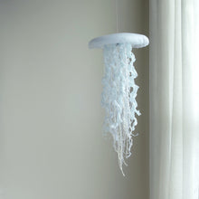 画像をギャラリービューアに読み込む, 【一点もの】015「深い霧の中の 大きな住人」 (size: BIG) One-of-a-kind Jellyfish 015
