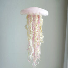 Load image into Gallery viewer, 035【一点もの】「アンティーク色の夢見るクラゲ」(size: L) One-of-a-kind Jellyfish 035
