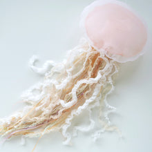 Load image into Gallery viewer, 041【一点もの】「珊瑚に憧れたクラゲ」(size: M) One-of-a-kind Jellyfish 041
