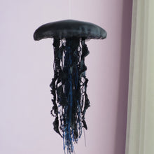 画像をギャラリービューアに読み込む, 045【一点もの】「一年に一度だけ会えるクラゲ」黒 (size: M-wide) One-of-a-kind Jellyfish 045
