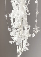 ギャラリービューア【12/1 夜9時 発売】限定 12月のクラゲ - 雪の結晶 -に読み込んでビデオを見る
