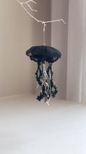Load and play video in Gallery viewer, ［新作］クラゲのピアス［ Black / 片耳用 ] (1pc) SINGLE Jellyfish earring
