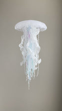 Load and play video in Gallery viewer, 【一点もの】008「空想と現実の間に住む白クラゲ」 (size: M-wide) One-of-a-kind Jellyfish 008
