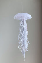 Load and play video in Gallery viewer, 【一点もの】004「何色かなんて誰にも決められない」 (size: M) One-of-a-kind Jellyfish 004
