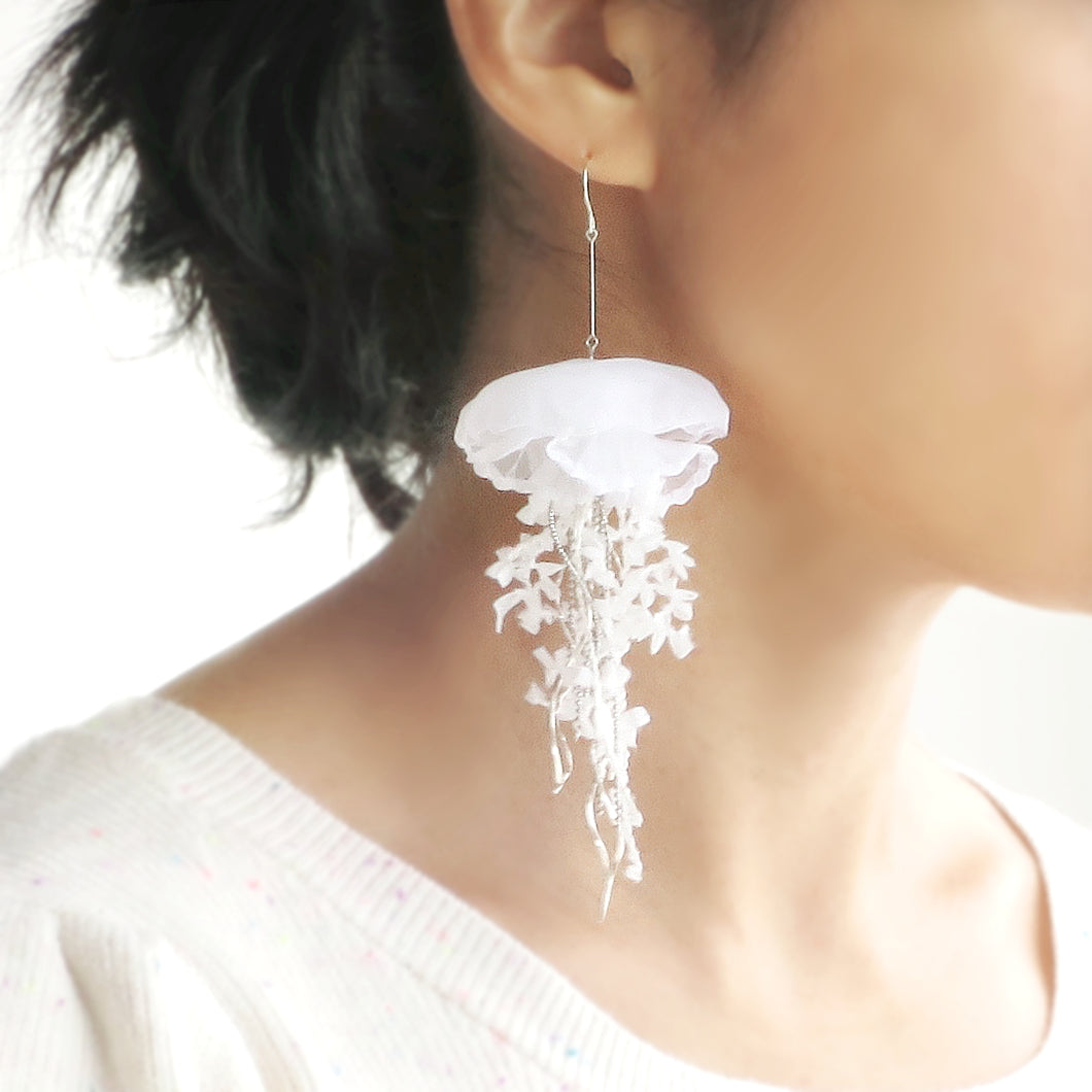 Single Jellyfish earring (1pc)［ White ]