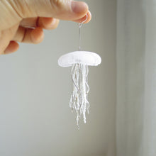 Load image into Gallery viewer, Small size Single Jellyfish earring (1pc)［ White ]
